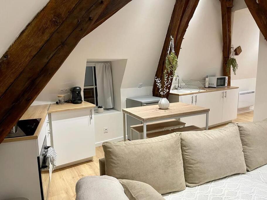 Appartement Cosy Centre Ville Saint-Amand-Montrond Exterior photo